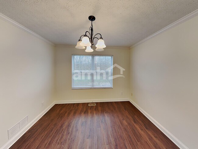 Foto del edificio - 328 Prairie Run Dr