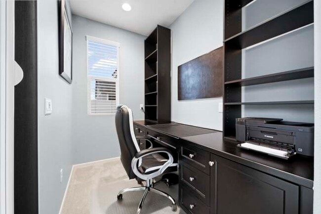 Building Photo - 44060 Buckeye Ct