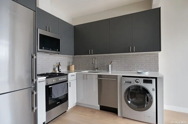 Foto del edificio - 1178 Greene Ave