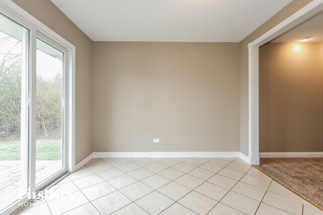 Foto del edificio - 27W040 Hickory Ln