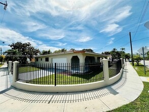 Building Photo - 201 SW 40th Ave