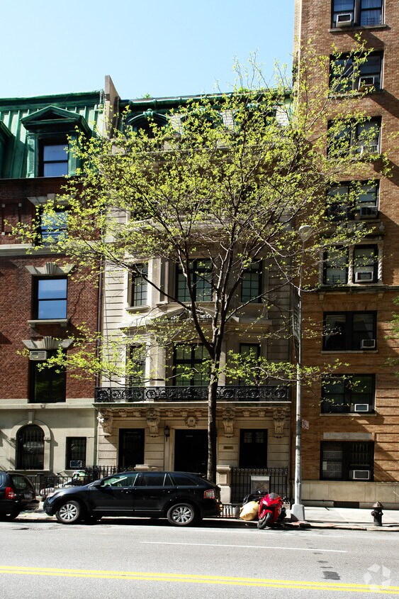 18 W 86th St, New York, NY 10024 18 W 86th St New York, NY