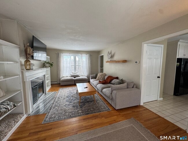 Building Photo - 237 Chestnut Hill Rd