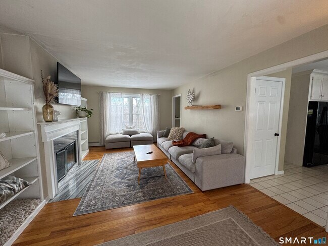 Foto del edificio - 237 Chestnut Hill Rd