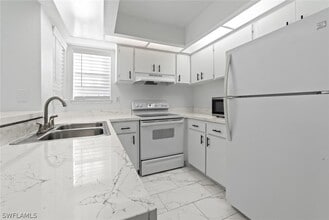 Building Photo - 1931 Rookery Bay Dr