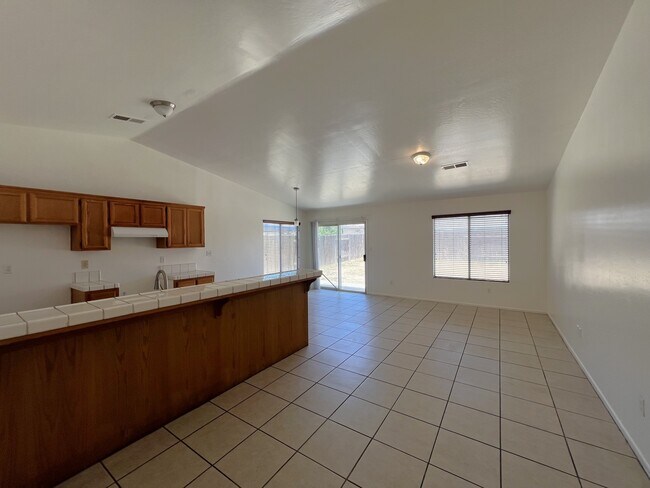 Building Photo - 1408 Interlaken Dr