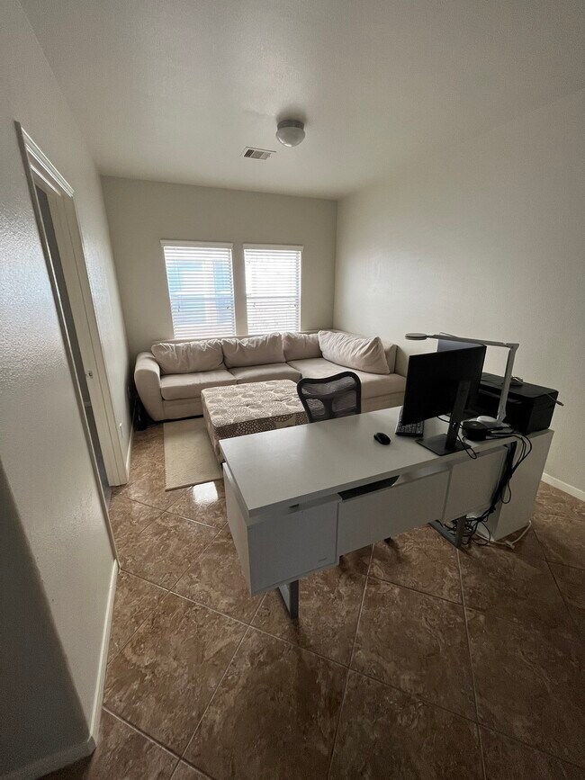 Foto del edificio - 21830 Alta Peak Way