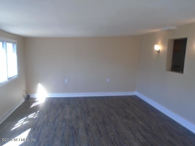 Building Photo - 1038 E 349th St