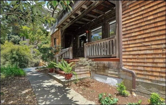 Building Photo - 73 Panoramic Way