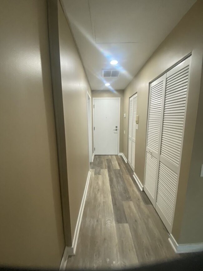 Foto del edificio - Gorgeous Canton Shipyard Studio w/ AC & Parking! Available 7/15