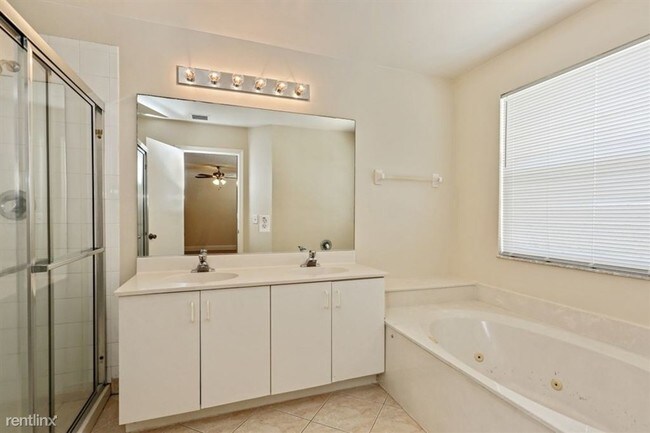 Building Photo - 4 br, 2.5 bath House - 15083 SW 19th St