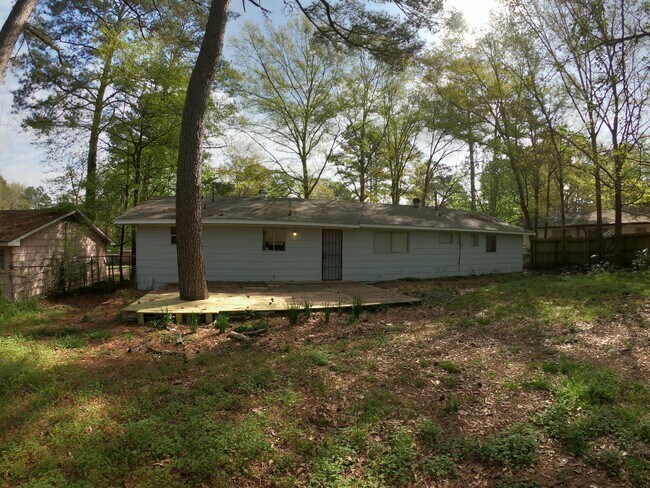 Building Photo - 3079 Bienville Dr