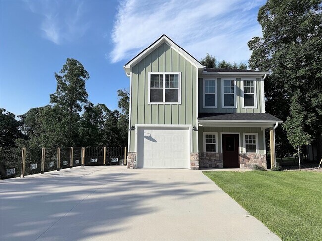 Building Photo - 4 McHugh Ln