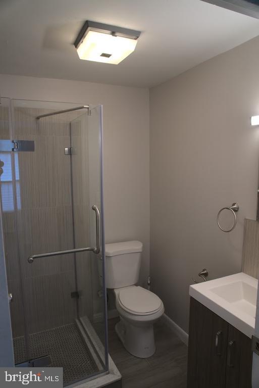 Foto del edificio - 410 Monmouth St