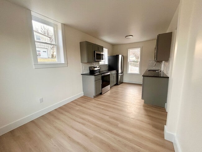 Building Photo - Bright & Spacious 3-Bedroom, 2-Bath Home with Open Concept Living in Lititz