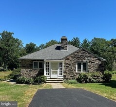 Building Photo - 3 Hopeton Ln