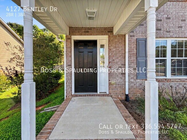 Foto del edificio - 4127 Bentley Dr