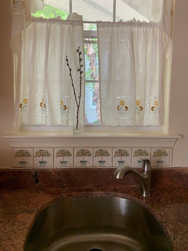 Foto del edificio - 3 Bedroom Townhome in Allentown