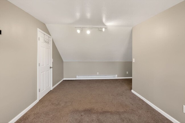 Building Photo - Charming 1BR House in Alum Bank