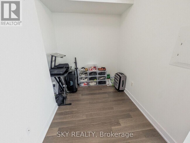 Photo du bâtiment - 30 Shore Breeze Dr