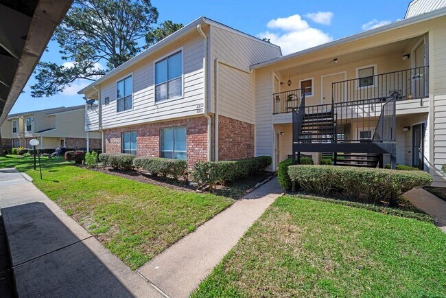 Foto del edificio - 14555 Wunderlich Dr