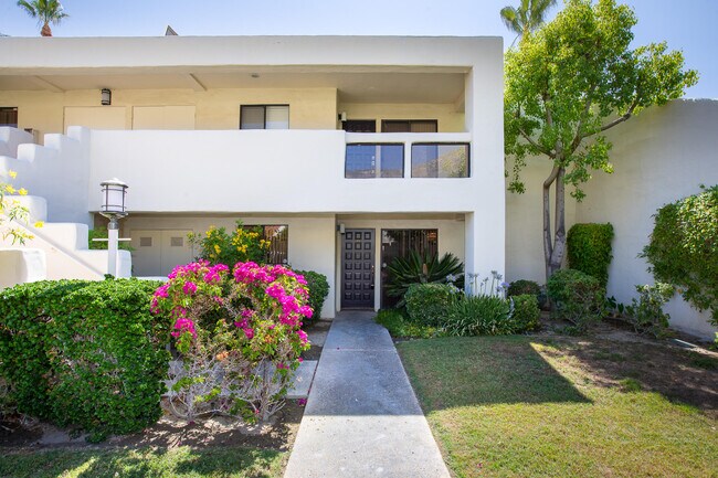 Foto del edificio - 255 E Avenida Granada