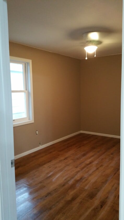 Back bedroom - 410 W Webster St