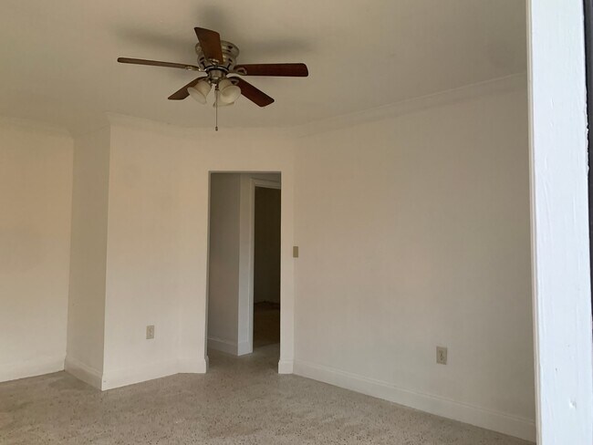 Foto del edificio - 1864 NW 21st St