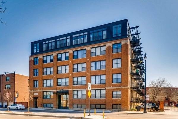 Building Photo - 2911 N Western Ave