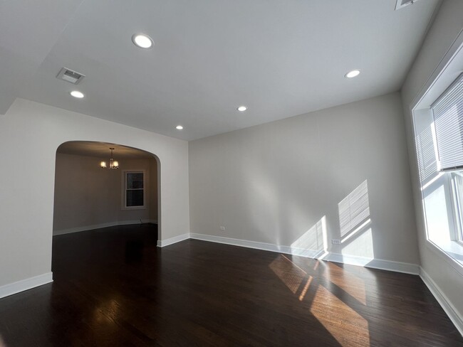 Foto del edificio - 3306 W Cullom Ave