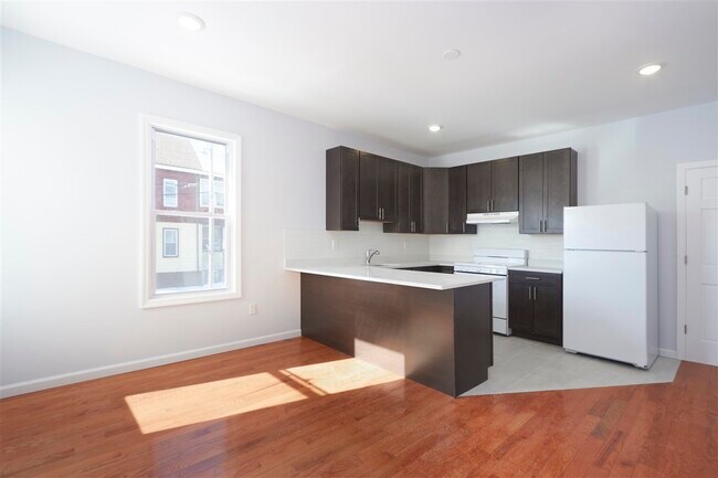 Foto del edificio - 125 Willard St