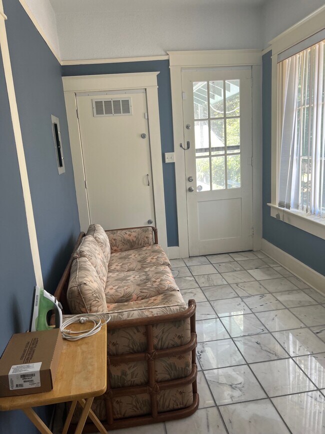 133 Hopkins Blvd Unit A, Biloxi, MS 39530 Room for Rent in Biloxi, MS