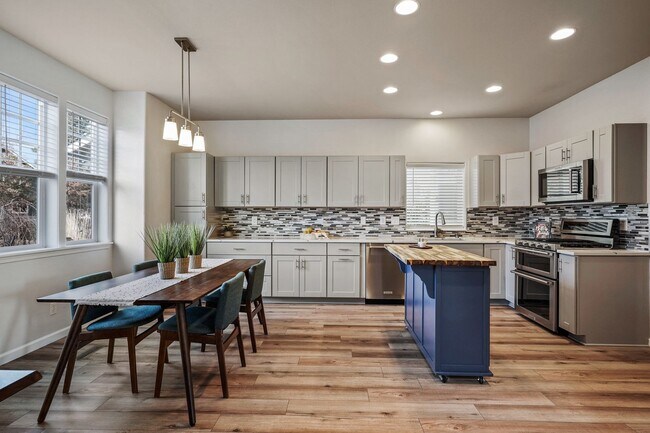 Foto del edificio - Updated home in Gardenside!