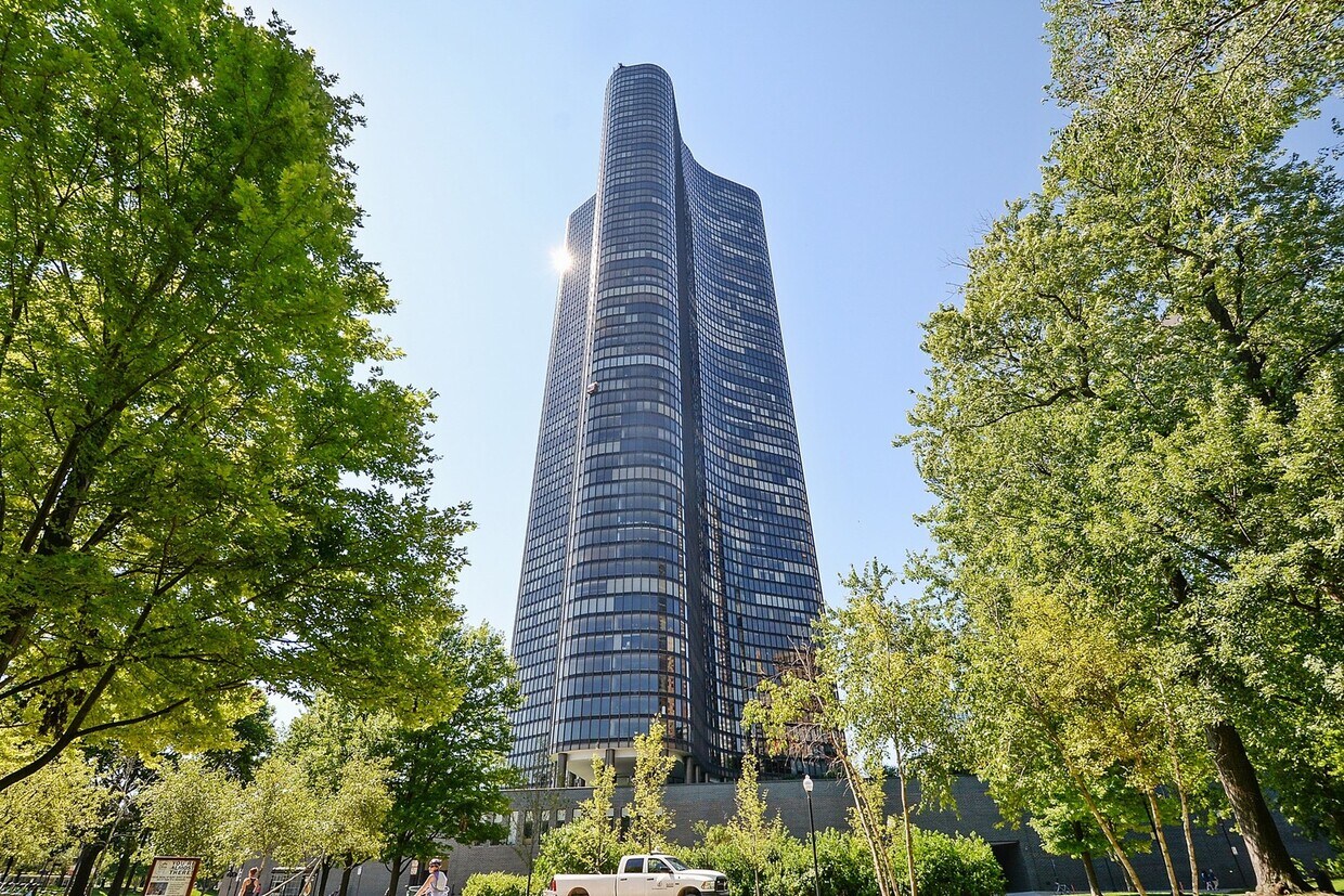 Foto principal - 505 N Lake Shore Dr