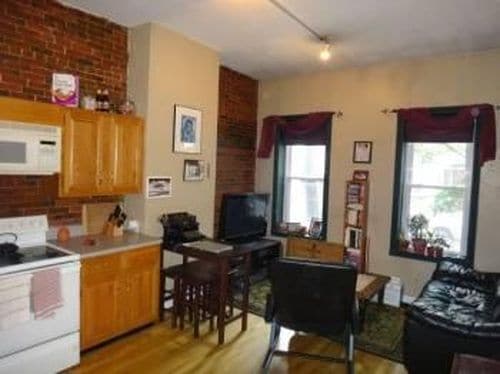 Building Photo - 166 F St