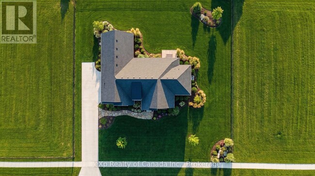 Building Photo - 65 Meadowlands Dr