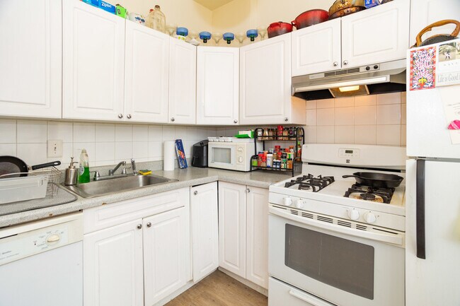 Foto del edificio - 958 W Webster Ave