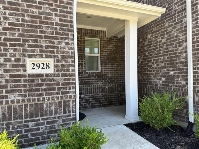 Building Photo - 2928 Bluets Dr