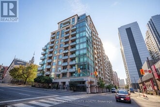 Building Photo - 238 Besserer St