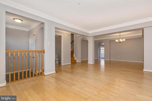 Foto del edificio - 2439 Rippling Brook Rd