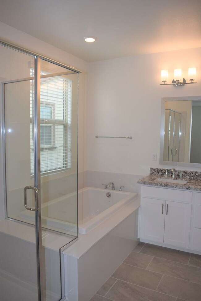 Foto del edificio - Resident Benefit Package Property
