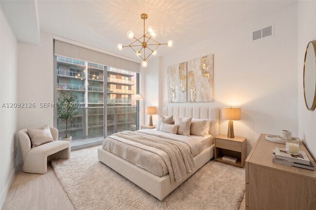 Foto del edificio - 77 SE 5th St