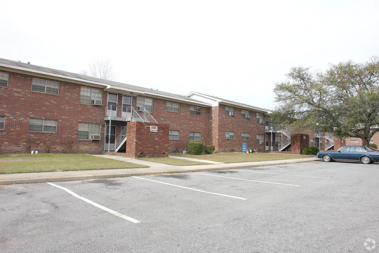 Foto del edificio - 2001-2081 Slighs Ave