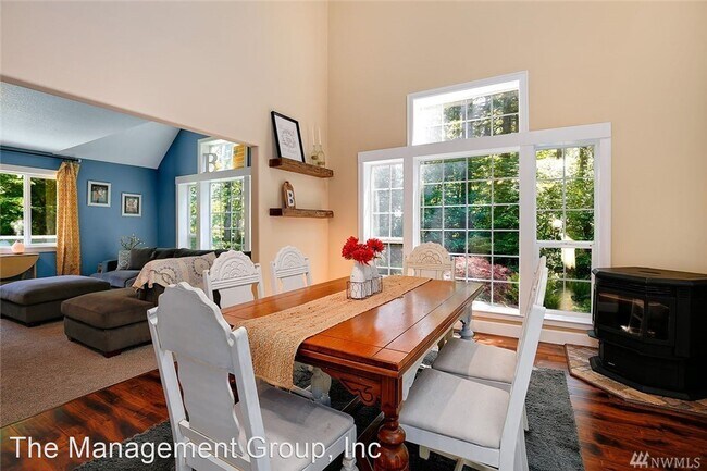 Building Photo - 3 br, 3.5 bath House - 13101 NE Glory Road