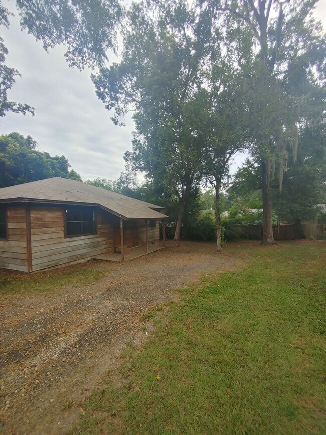 Photo - Spacious 2 Bedroom/2 Bath Apartment