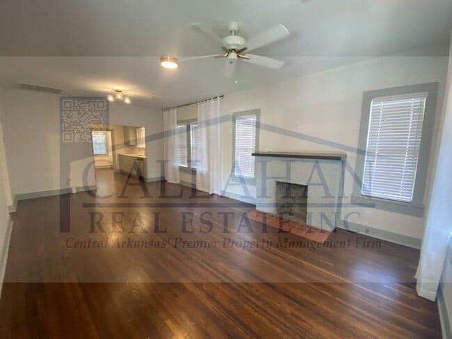 Foto del edificio - Hillcrest 2 Bedroom Bungalow