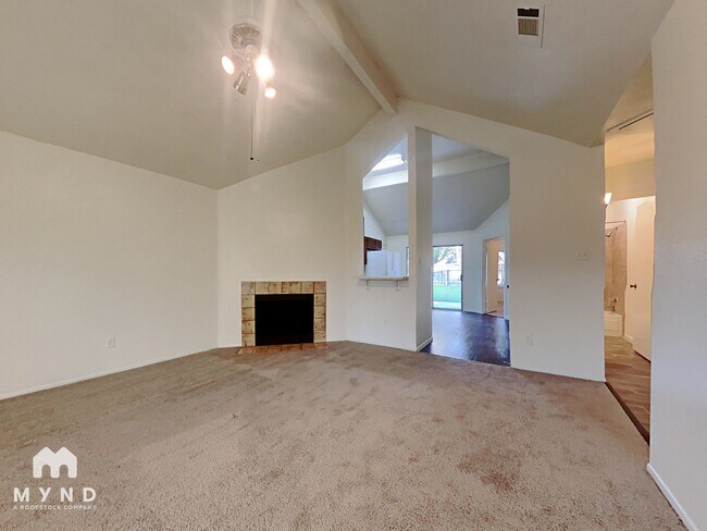 Foto del edificio - 10002 Green Valley Ln