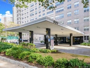 Building Photo - 555 Kappock St