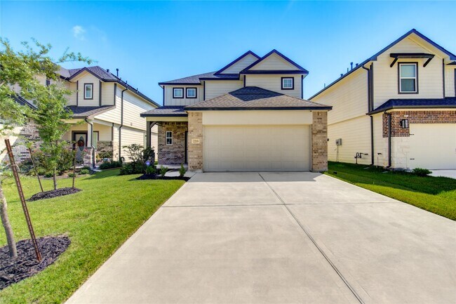 Foto del edificio - 2215 Emerald Diamond Ct