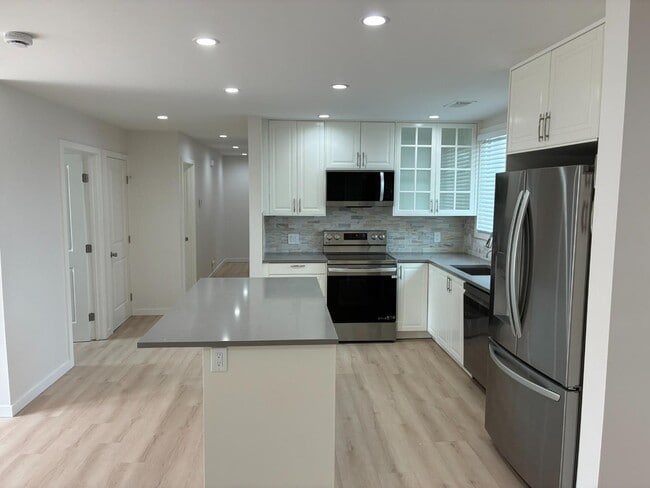 Building Photo - 202 Rockwood Dr